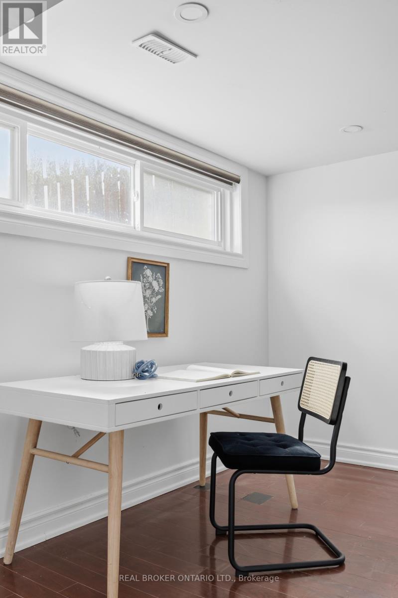 1324 Lawrence Avenue W, Toronto, Ontario  M6L 1A7 - Photo 22 - W12532050