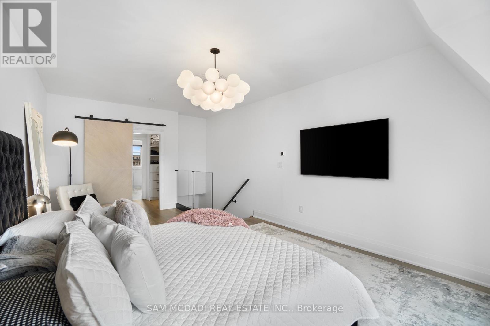 24 - 10 Lunar Crescent, Mississauga, Ontario  L5M 2P6 - Photo 23 - W12532060