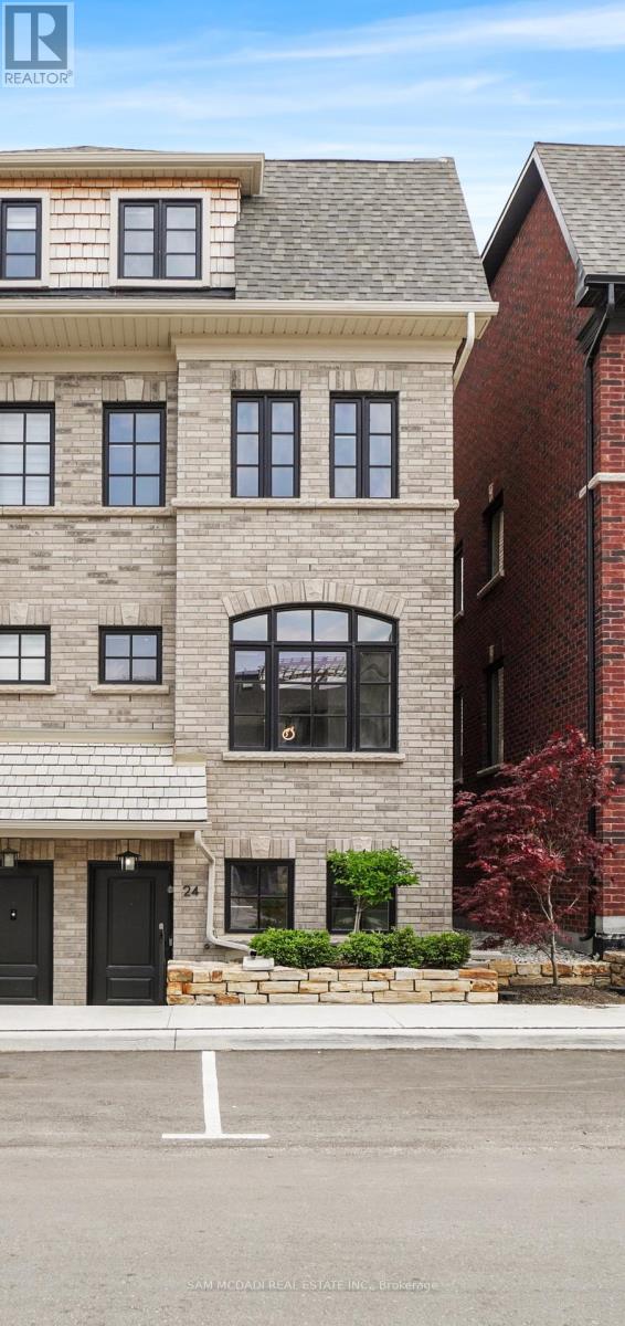 24 - 10 Lunar Crescent, Mississauga, Ontario  L5M 2P6 - Photo 37 - W12532060