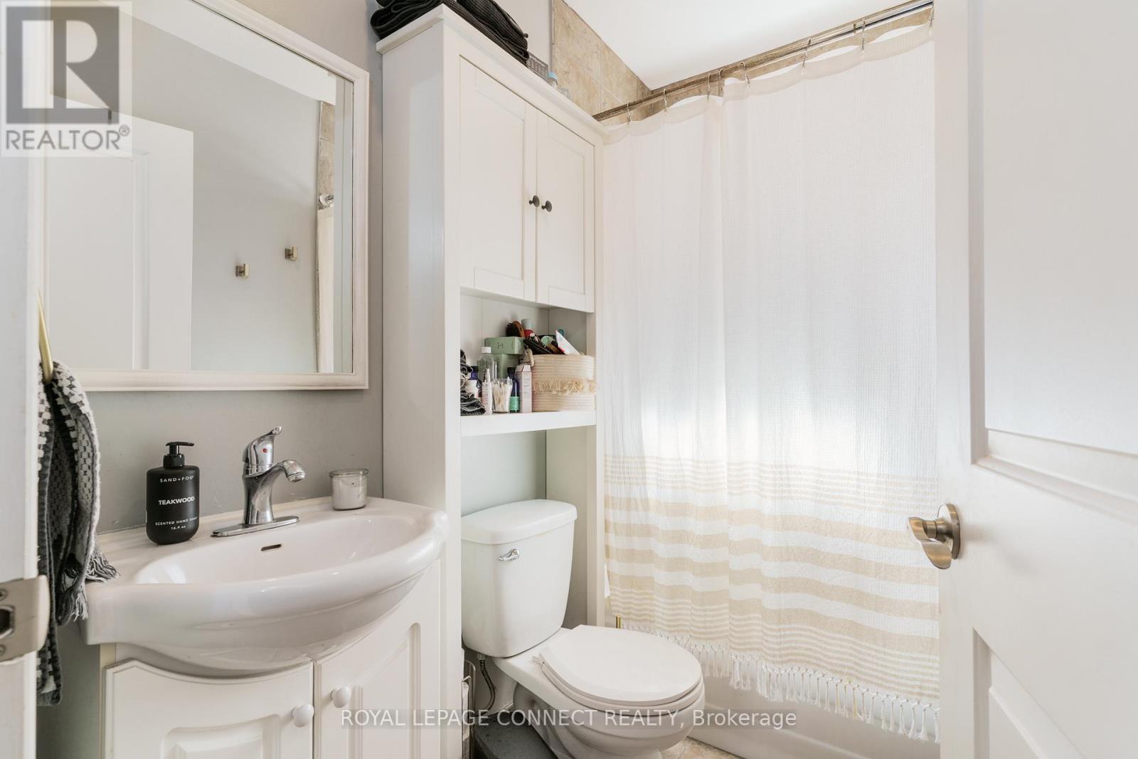 359 Roncesvalles Avenue, Toronto, Ontario  M6R 2M8 - Photo 17 - W12532064