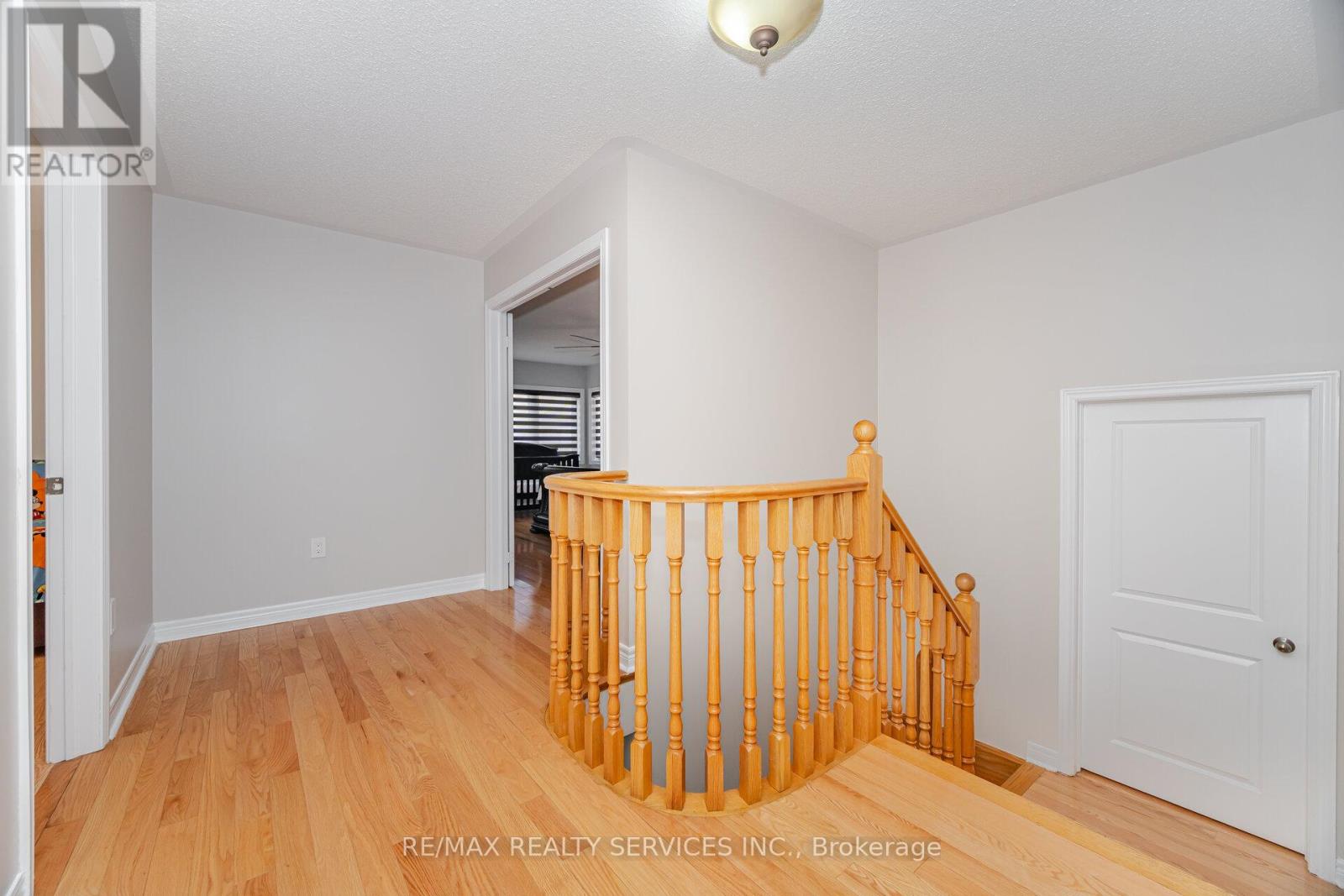 232 Sussexvale Drive, Brampton, Ontario  L6R 3S3 - Photo 28 - W12532084