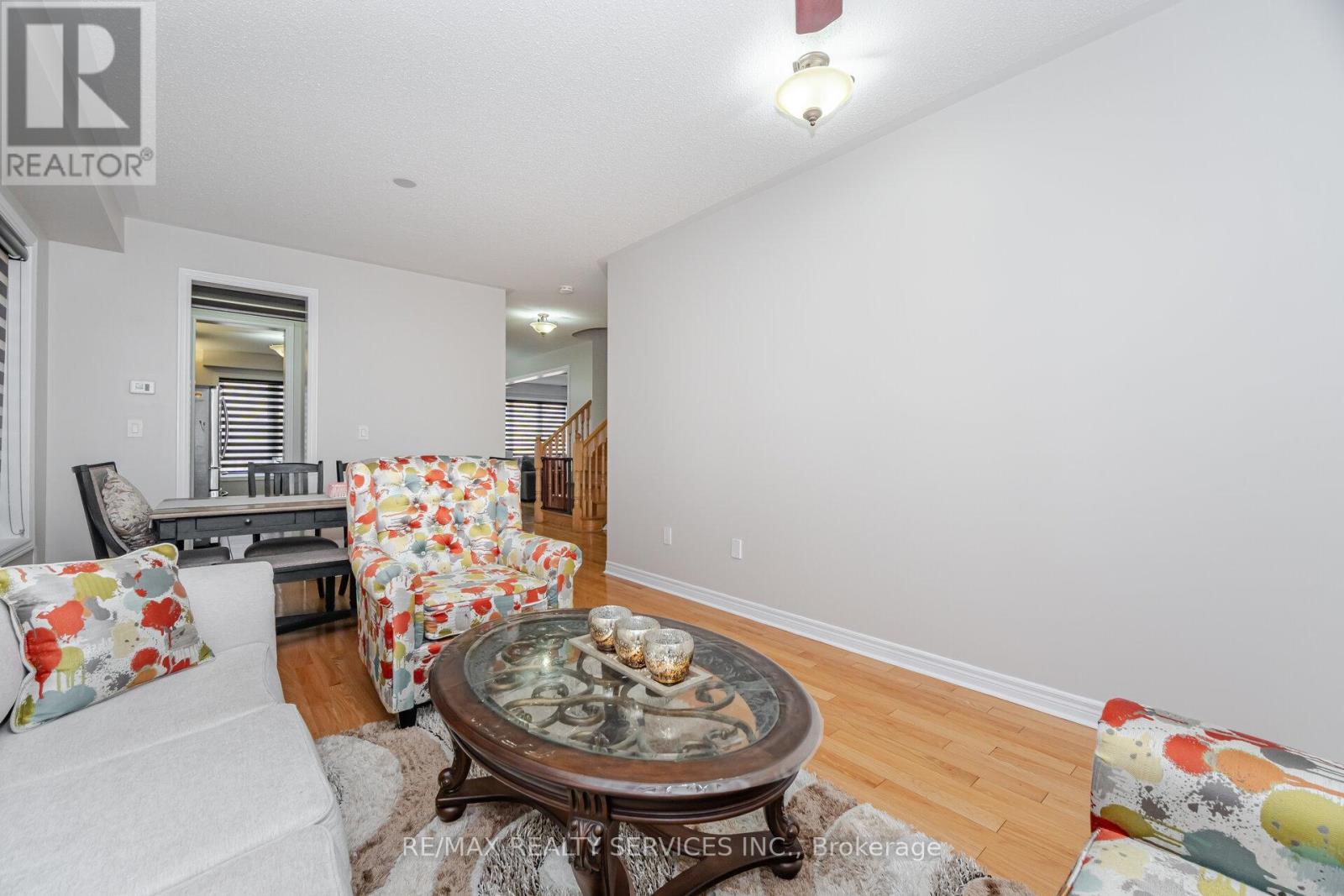 232 Sussexvale Drive, Brampton, Ontario  L6R 3S3 - Photo 6 - W12532084