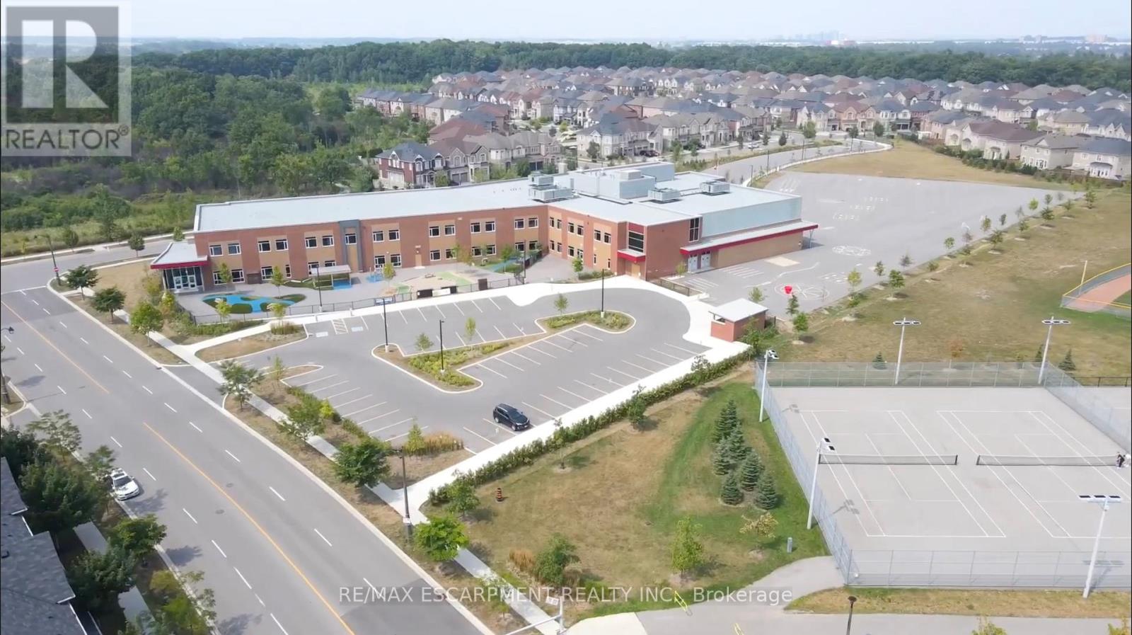 383 Grantham Common, Oakville, Ontario  L6H 0P8 - Photo 31 - W12532104