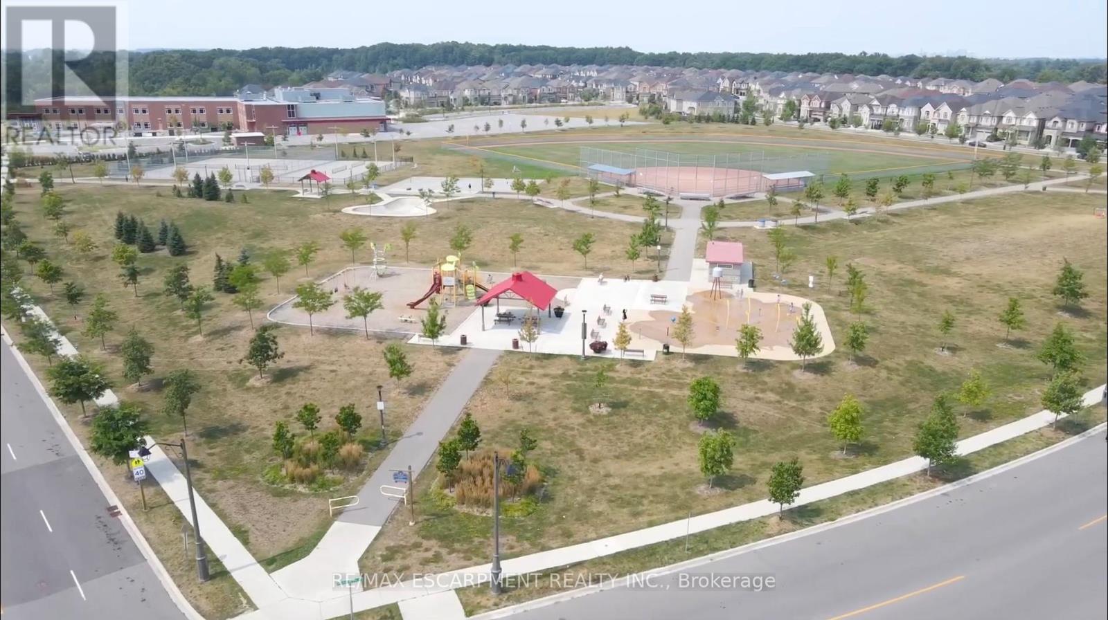 383 Grantham Common, Oakville, Ontario  L6H 0P8 - Photo 32 - W12532104