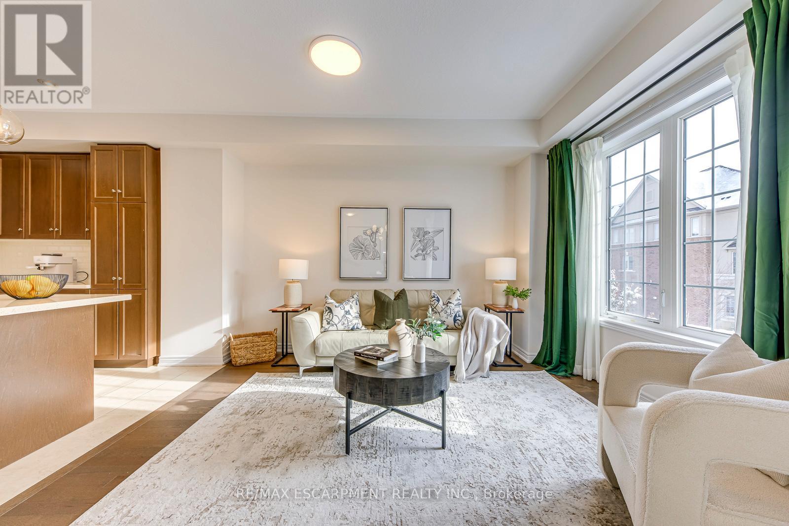 383 Grantham Common, Oakville, Ontario  L6H 0P8 - Photo 9 - W12532104