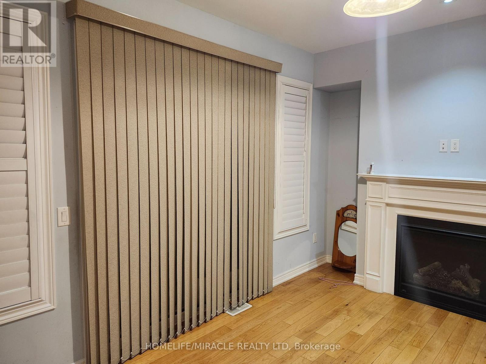 12 Pearman Crescent, Brampton, Ontario  L7A 4V8 - Photo 2 - W12532108