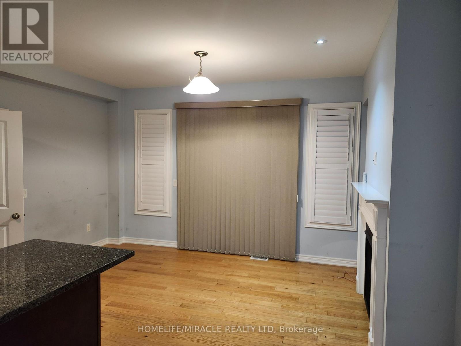 12 Pearman Crescent, Brampton, Ontario  L7A 4V8 - Photo 4 - W12532108