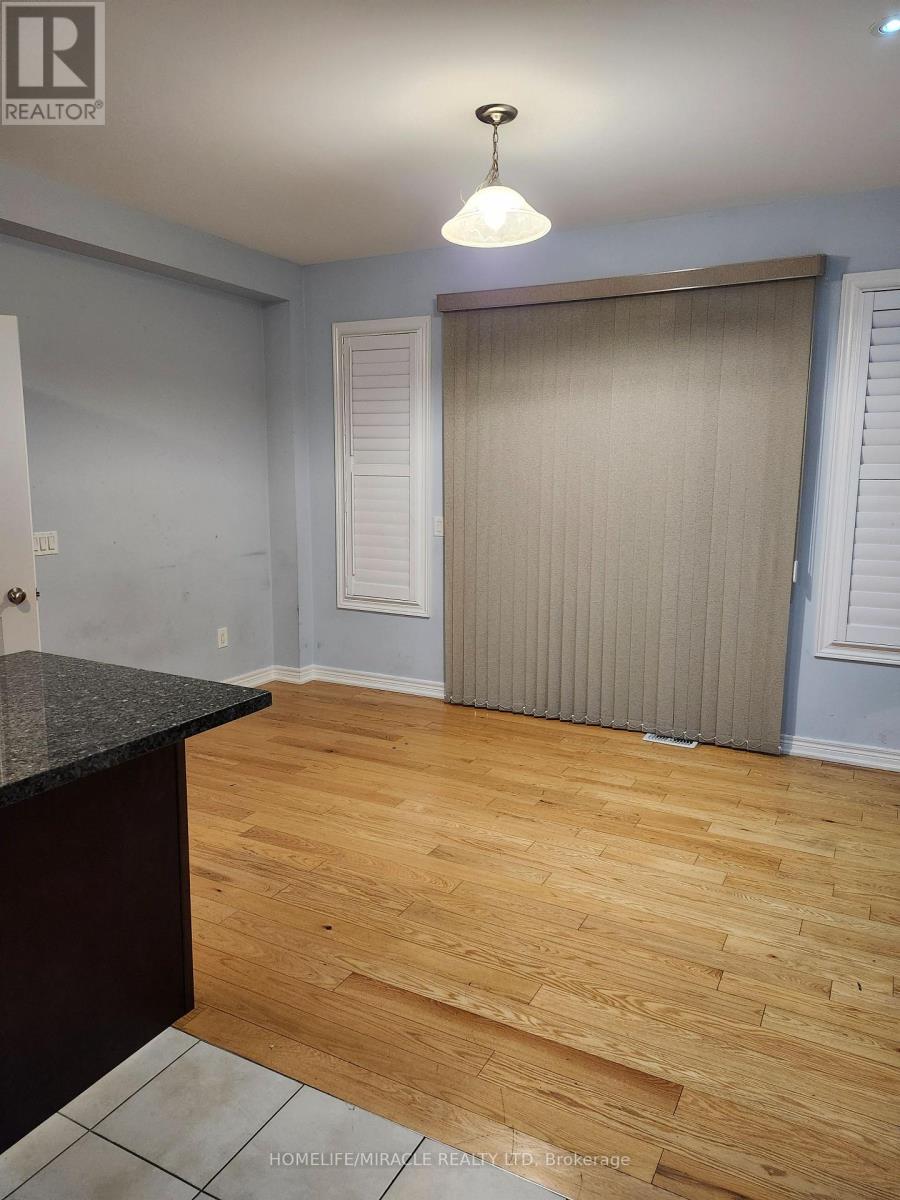 12 Pearman Crescent, Brampton, Ontario  L7A 4V8 - Photo 7 - W12532108