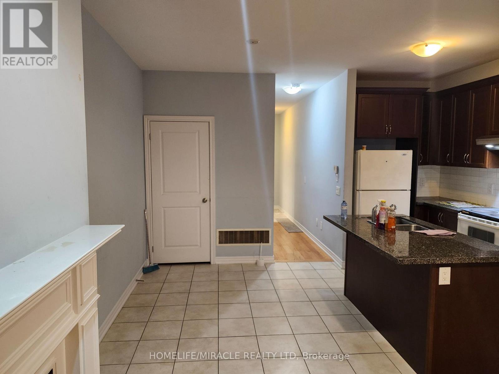 12 Pearman Crescent, Brampton, Ontario  L7A 4V8 - Photo 8 - W12532108