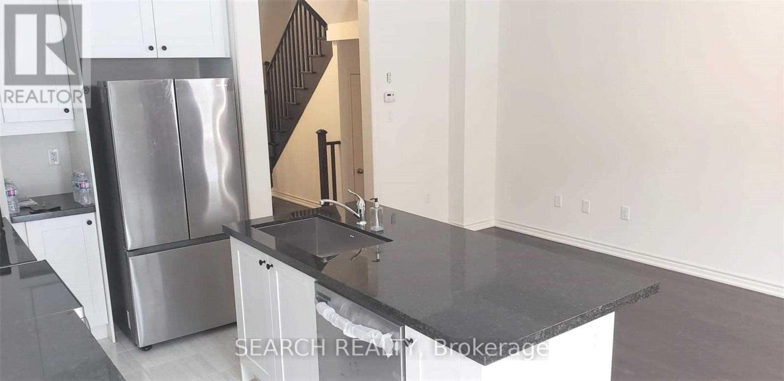 152 Adventura Road, Brampton, Ontario  L7A 5A7 - Photo 2 - W12532220