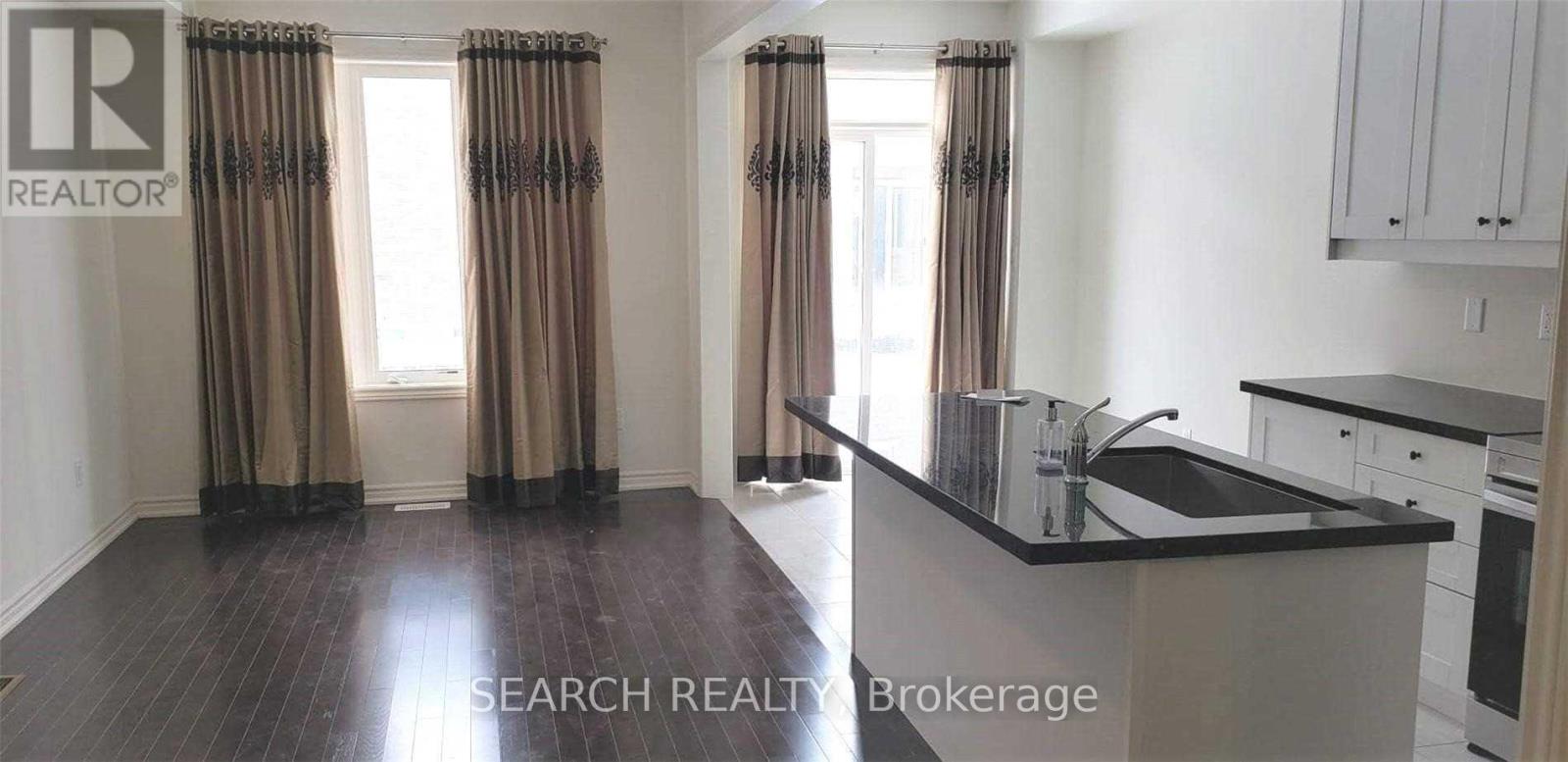 152 Adventura Road, Brampton, Ontario  L7A 5A7 - Photo 4 - W12532220