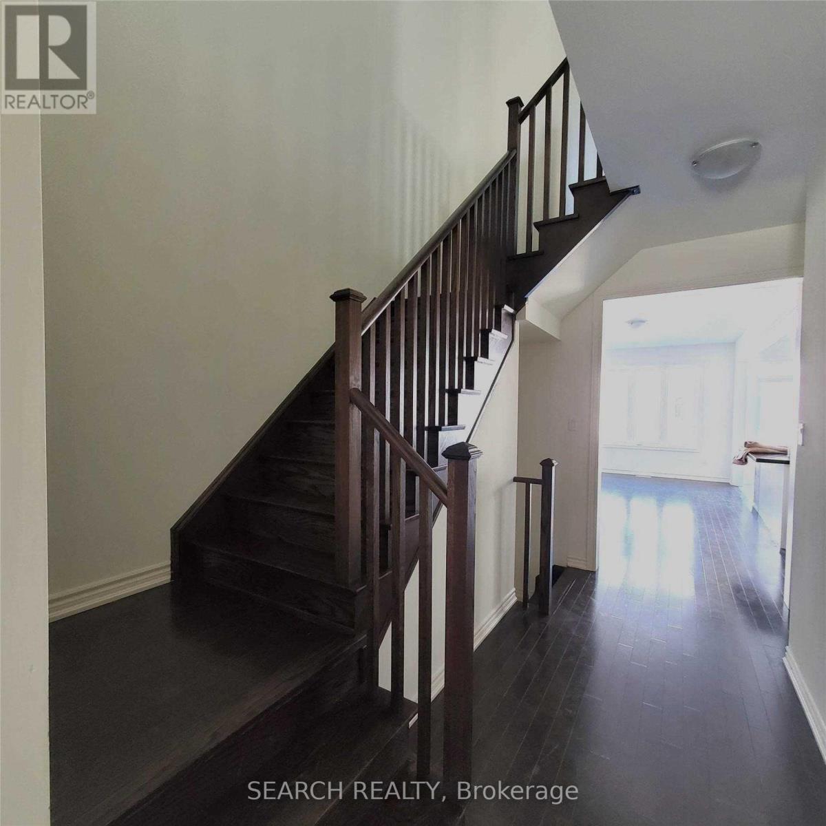 152 Adventura Road, Brampton, Ontario  L7A 5A7 - Photo 8 - W12532220