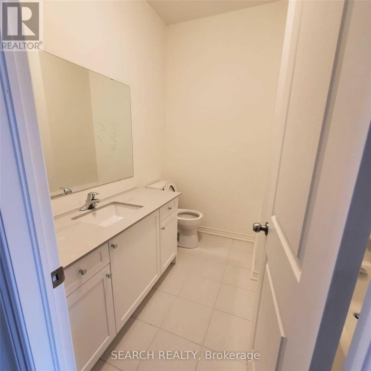 152 Adventura Road, Brampton, Ontario  L7A 5A7 - Photo 9 - W12532220