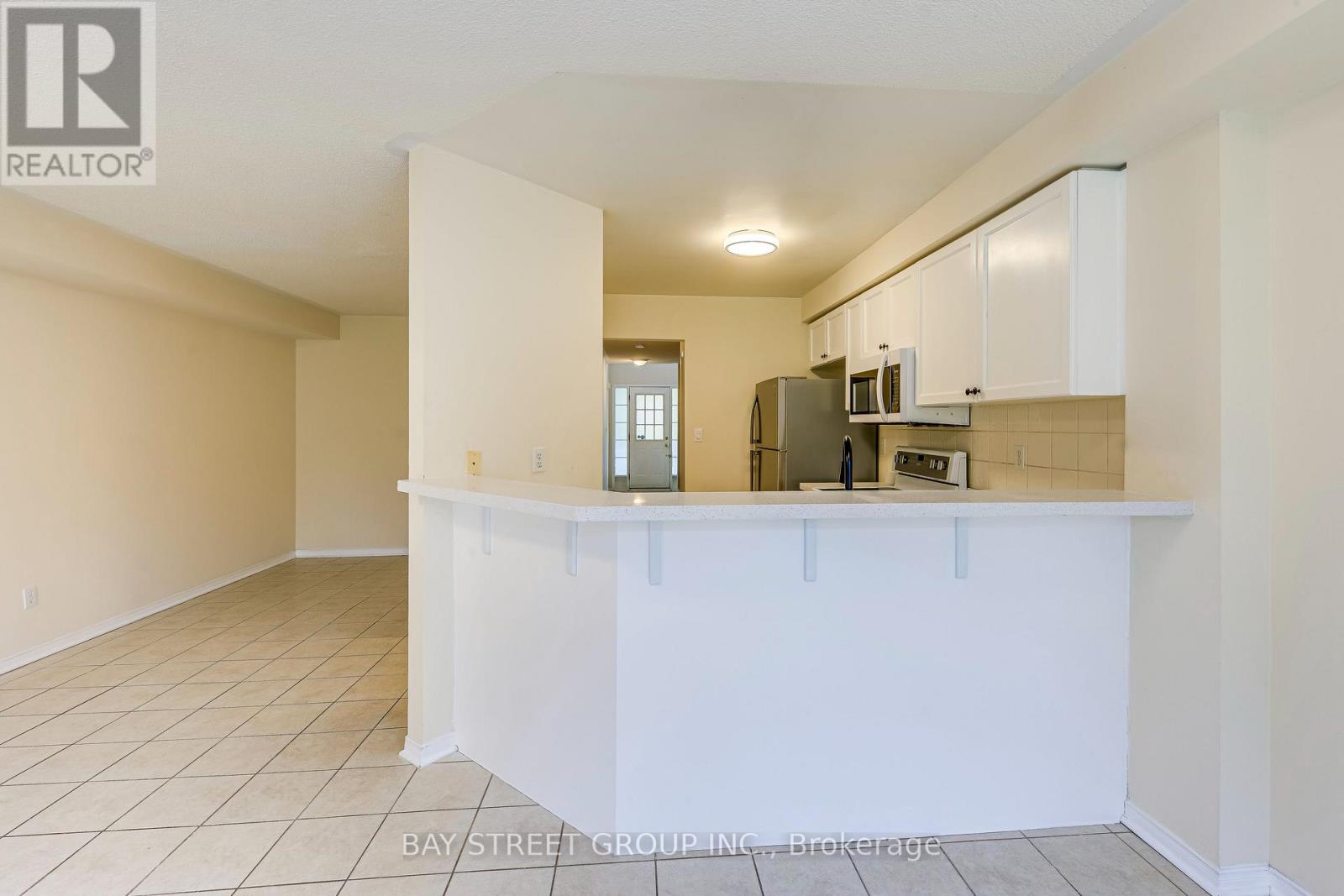 102 - 5260 Mcfarren Boulevard, Mississauga, Ontario  L5M 7J3 - Photo 6 - W12532244