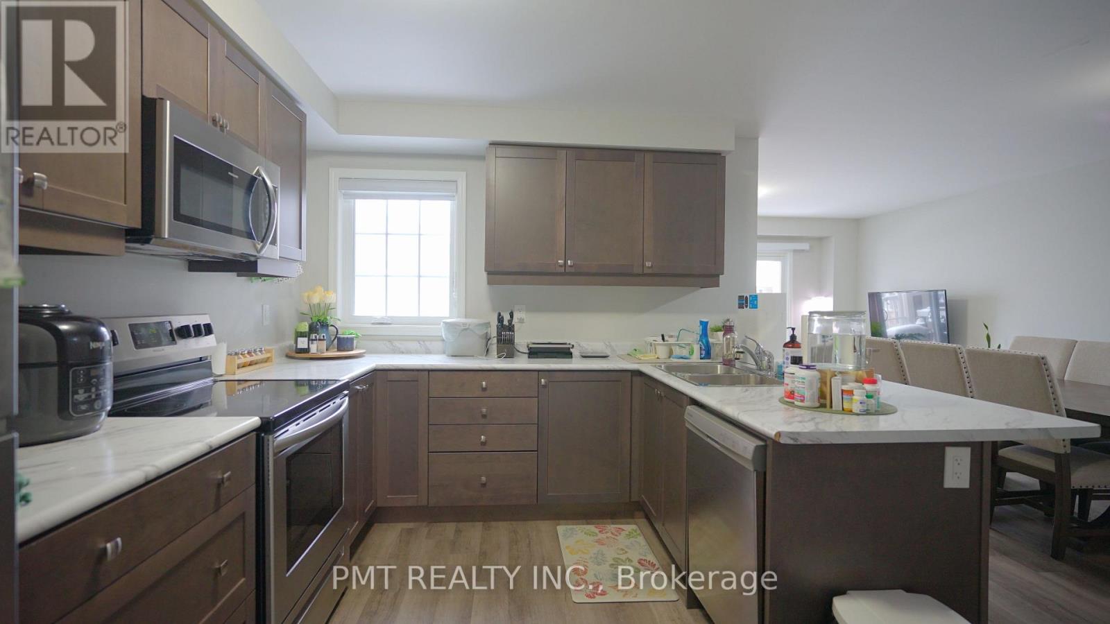 986 Alder Gate, Milton, Ontario  L9E 1R6 - Photo 3 - W12532248