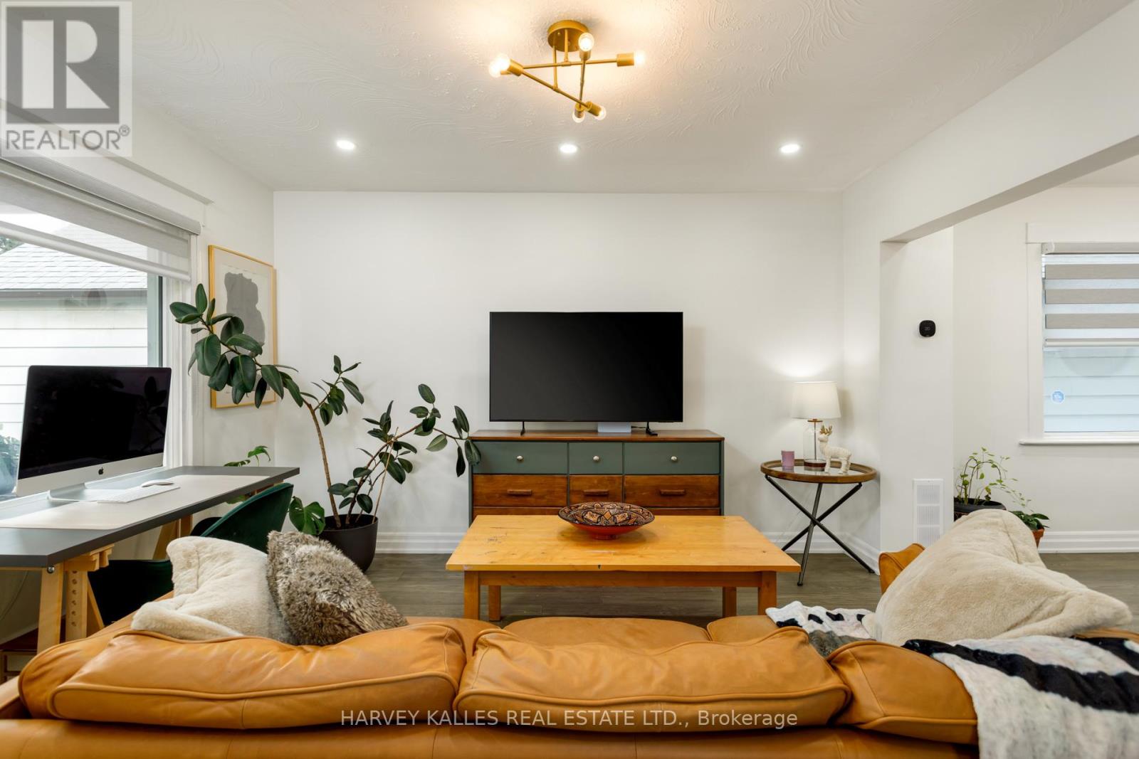 139 King Edward Avenue, Toronto, Ontario  M4C 5J7 - Photo 12 - E12532004