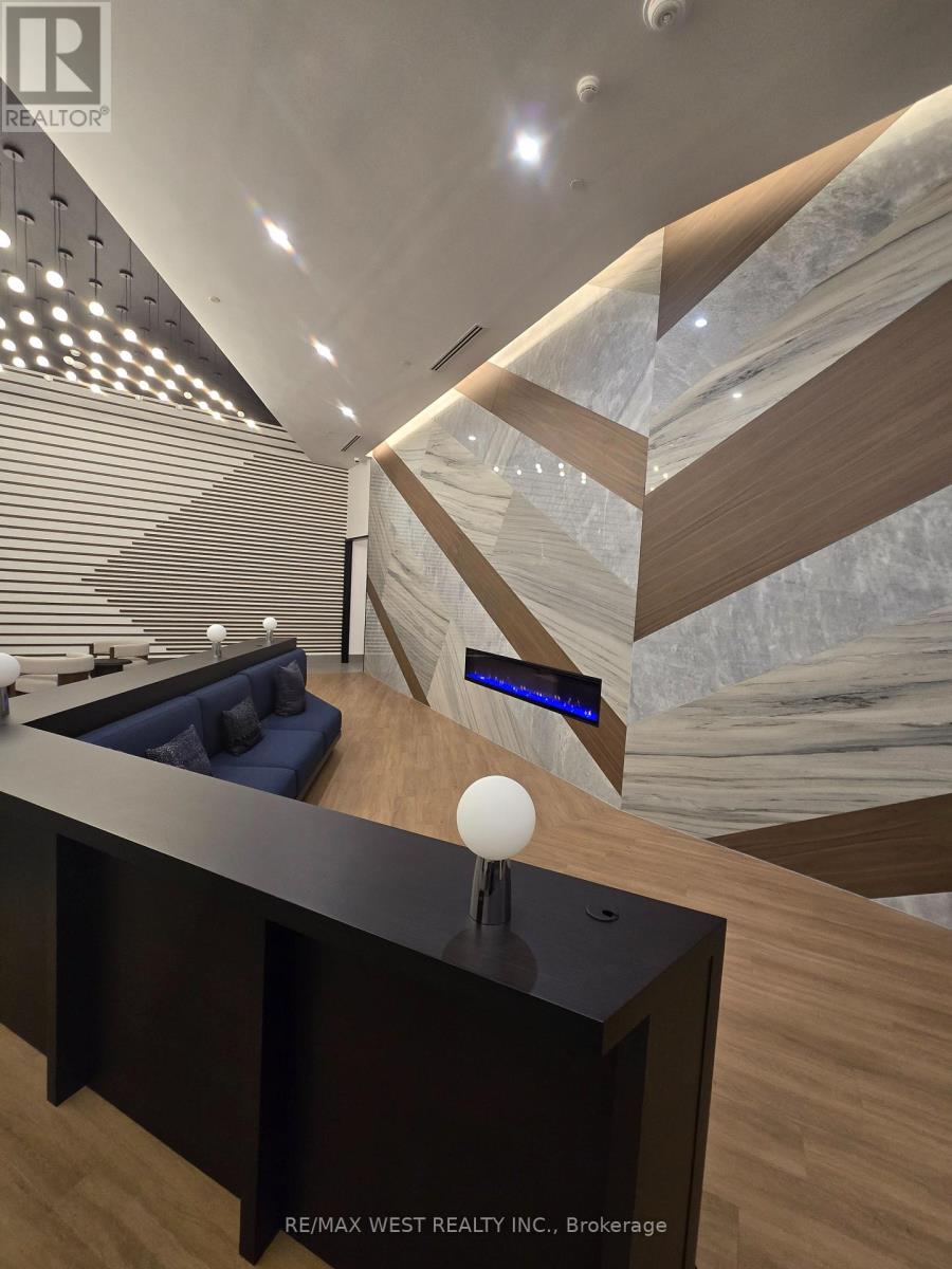 418 - 1037 The Queensway, Toronto (Islington-City Centre West), Ontario  M8Z 0H5 - Photo 2 - W12505728