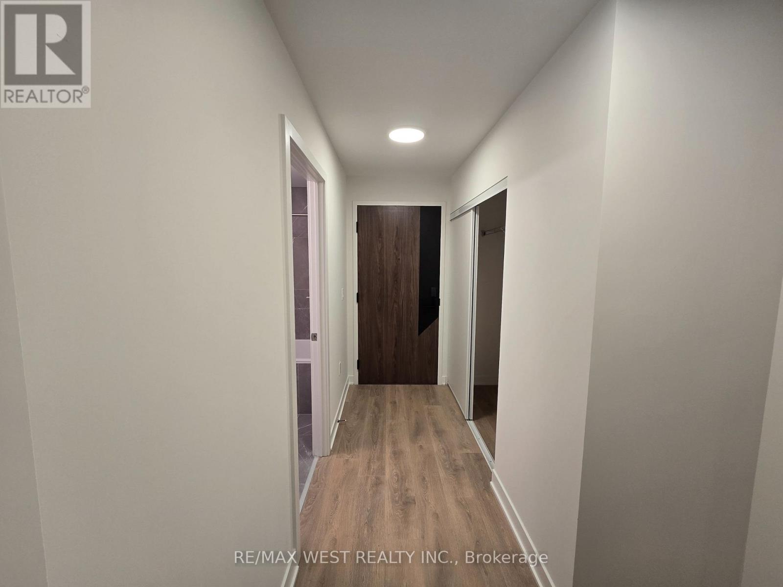 418 - 1037 The Queensway, Toronto (Islington-City Centre West), Ontario  M8Z 0H5 - Photo 3 - W12505728