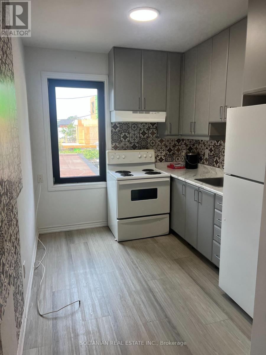 1742 St Clair Avenue W, Toronto (Weston-Pellam Park), Ontario  M6N 1J3 - Photo 15 - W12523456