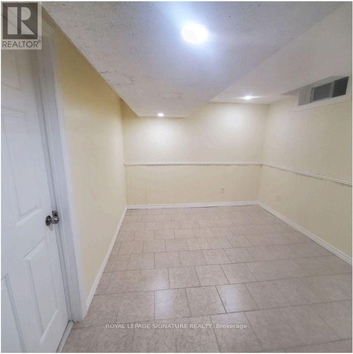 71 Mandarin Crescent, Brampton, Ontario  L6S 2S2 - Photo 26 - W12528636