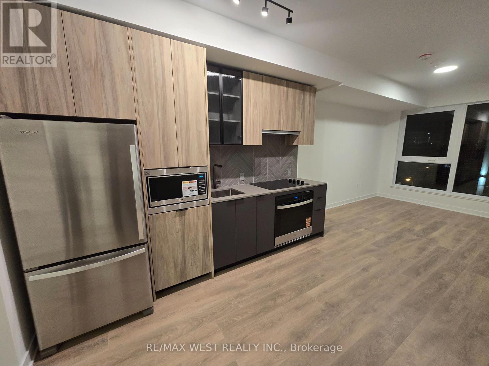 418 - 1037 The Queensway, Toronto (Islington-City Centre West), Ontario  M8Z 0H5 - Photo 5 - W12505728