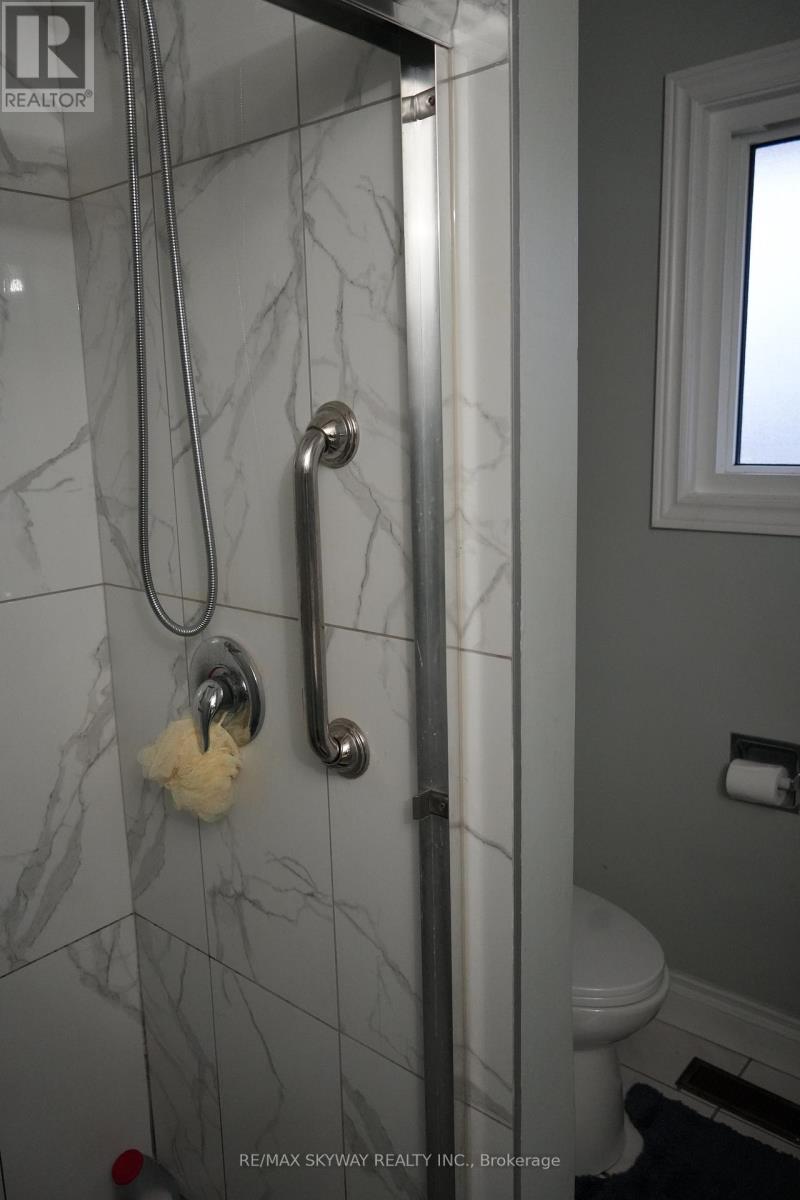 34 Appalachian Crescent, Kitchener, Ontario  N2E 1A3 - Photo 18 - X12525488