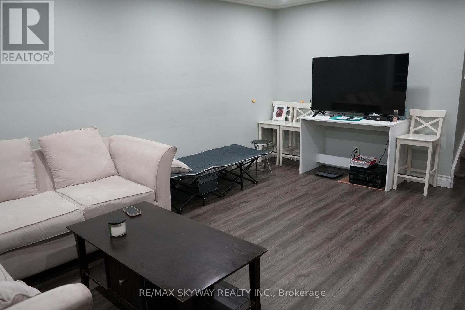 34 Appalachian Crescent, Kitchener, Ontario  N2E 1A3 - Photo 2 - X12525488