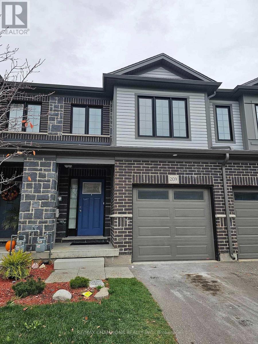 209 WOODMEADOW COURT, Kitchener, Ontario