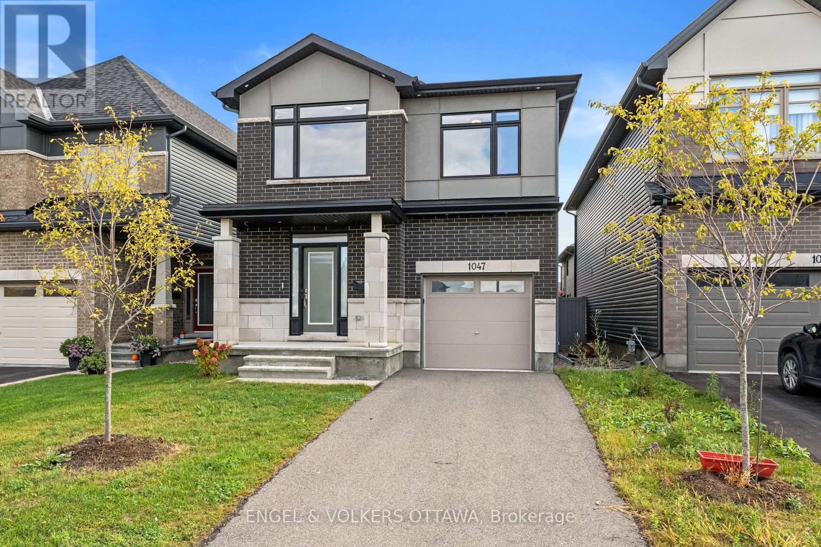 1047 HYDRANGEA AVENUE, Ottawa, Ontario