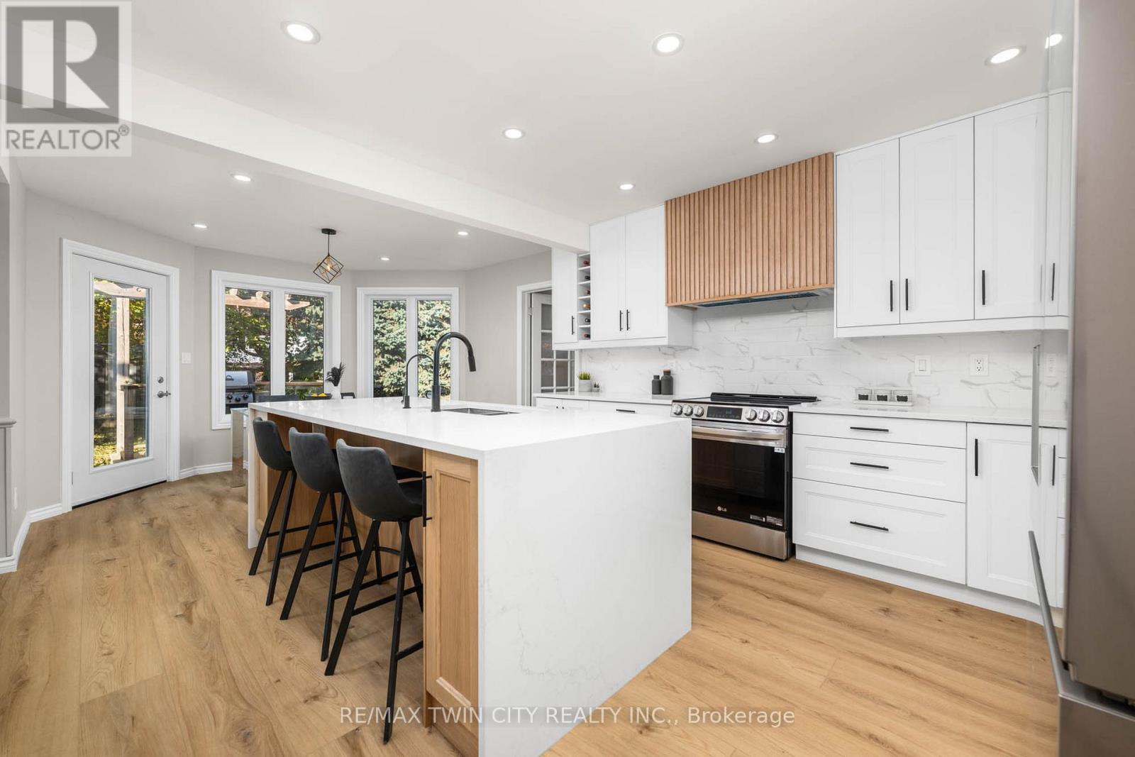 455 Winchester Drive, Waterloo, Ontario  N2T 1H6 - Photo 10 - X12532098