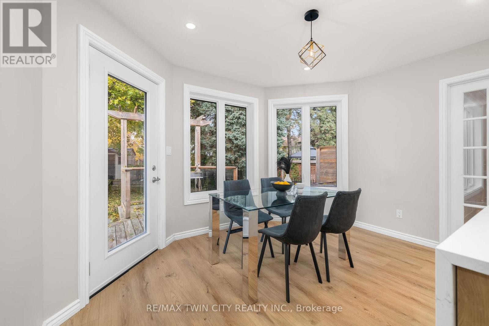 455 Winchester Drive, Waterloo, Ontario  N2T 1H6 - Photo 11 - X12532098