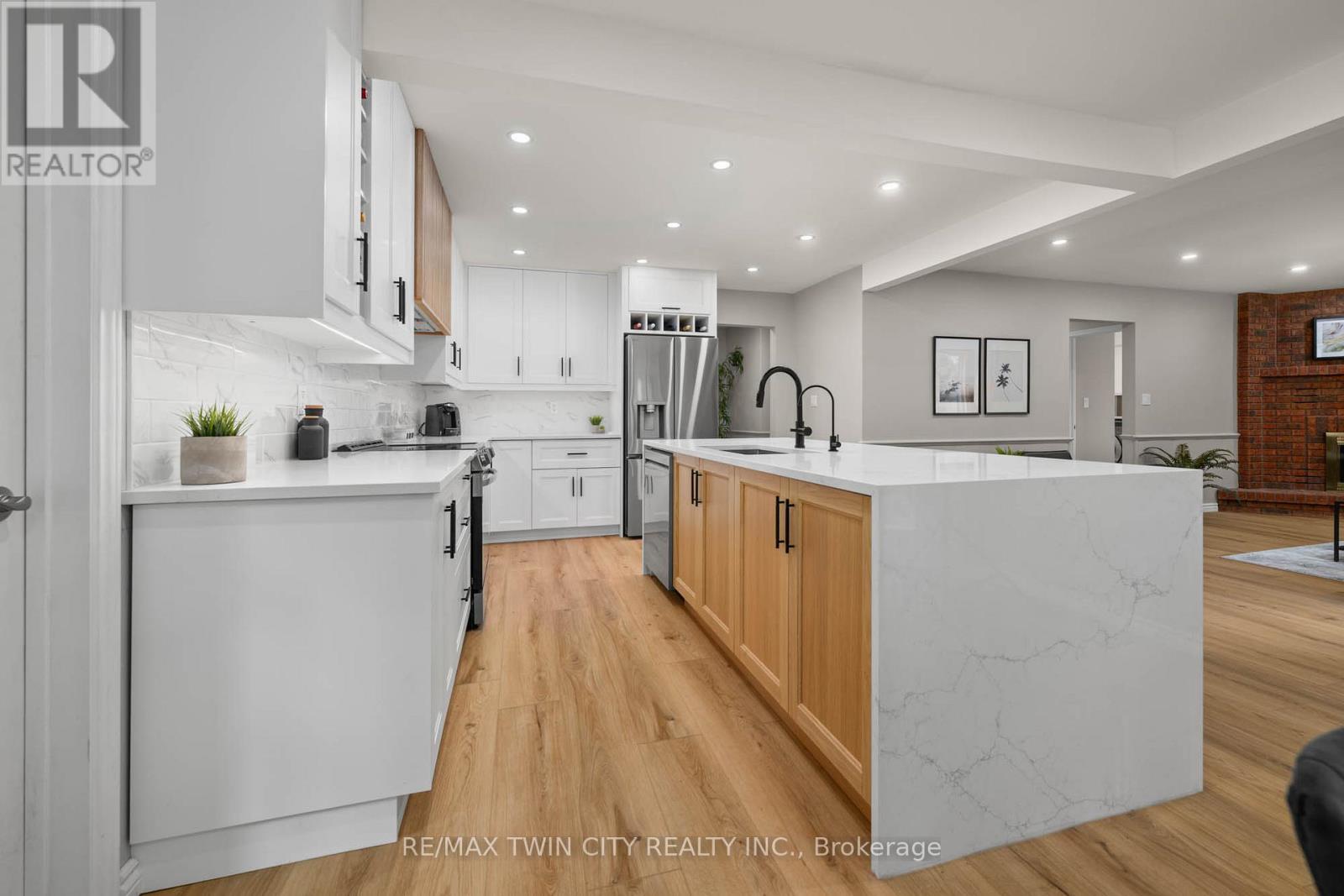 455 Winchester Drive, Waterloo, Ontario  N2T 1H6 - Photo 12 - X12532098