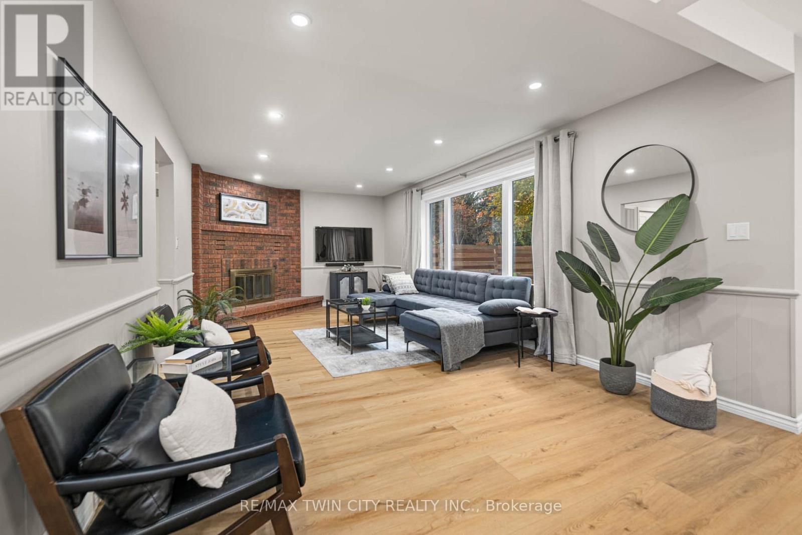 455 Winchester Drive, Waterloo, Ontario  N2T 1H6 - Photo 13 - X12532098