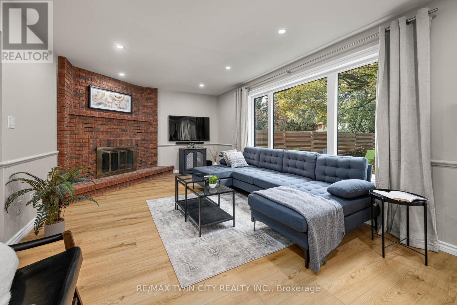 455 Winchester Drive, Waterloo, Ontario  N2T 1H6 - Photo 14 - X12532098