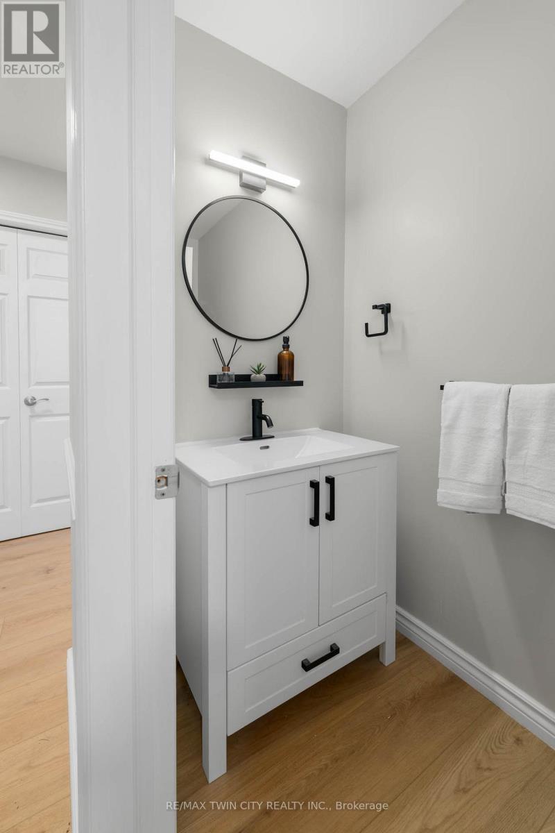 455 Winchester Drive, Waterloo, Ontario  N2T 1H6 - Photo 17 - X12532098