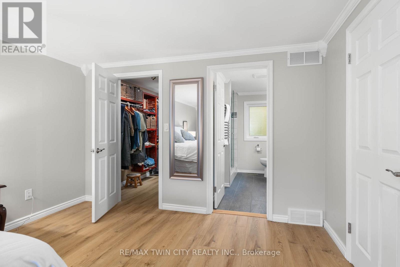 455 Winchester Drive, Waterloo, Ontario  N2T 1H6 - Photo 21 - X12532098