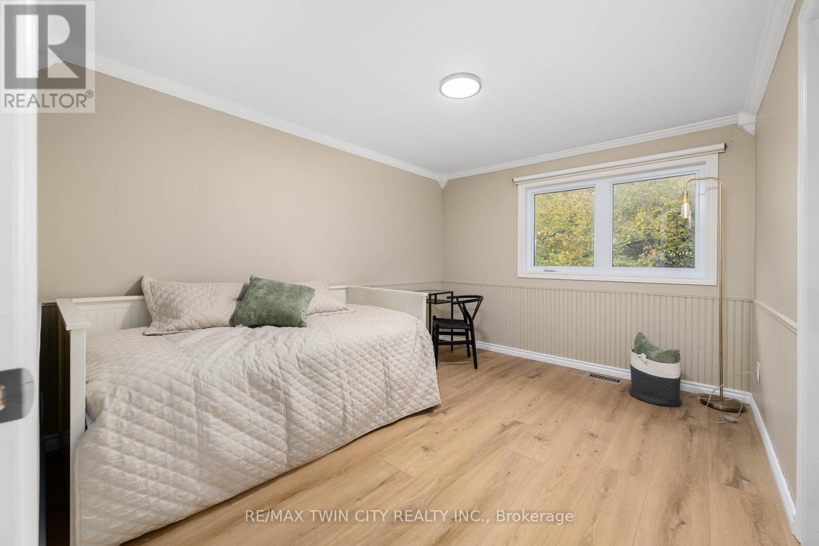 455 Winchester Drive, Waterloo, Ontario  N2T 1H6 - Photo 24 - X12532098