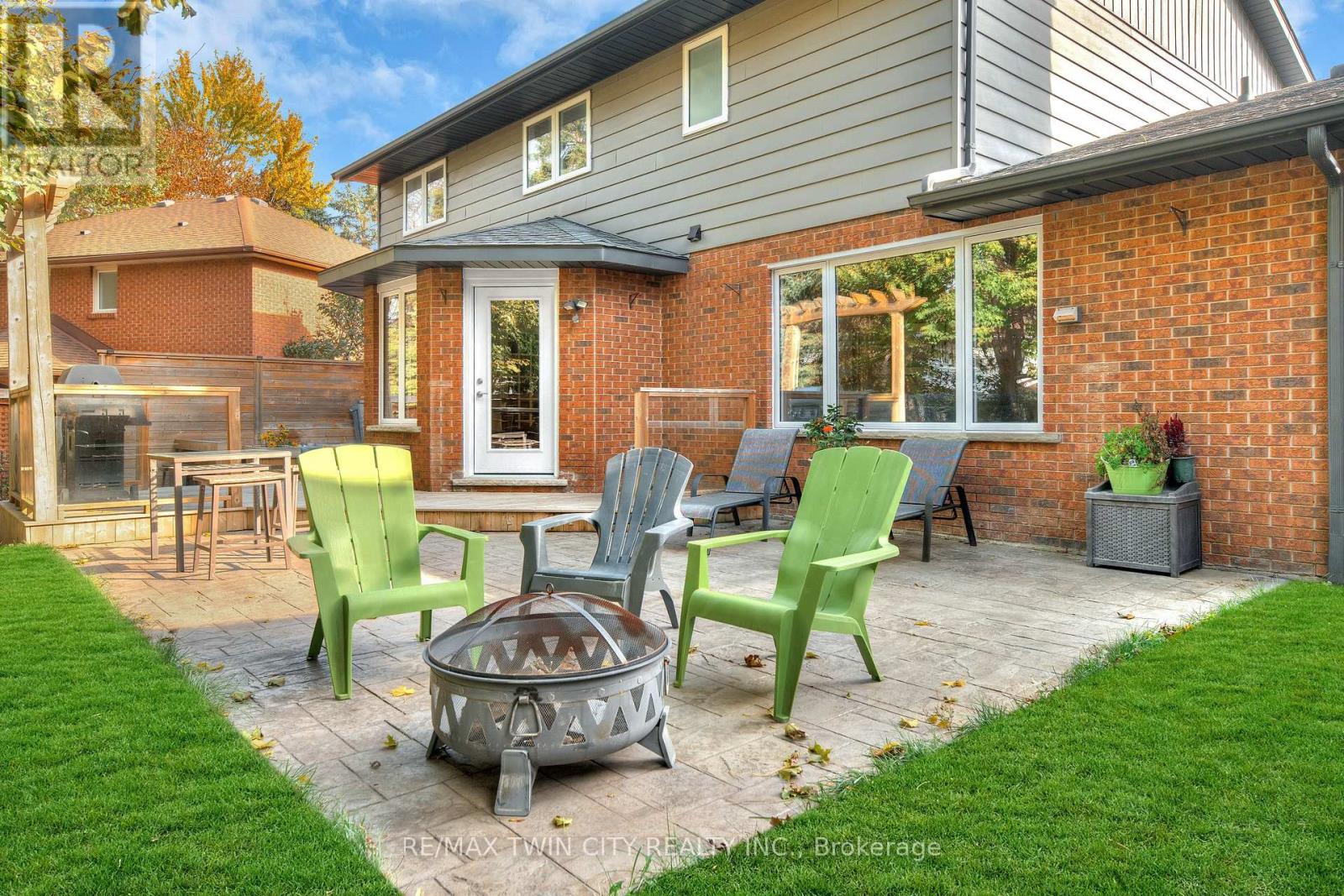 455 Winchester Drive, Waterloo, Ontario  N2T 1H6 - Photo 38 - X12532098