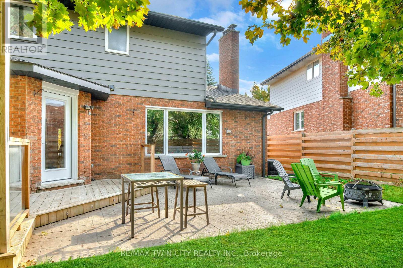 455 Winchester Drive, Waterloo, Ontario  N2T 1H6 - Photo 41 - X12532098