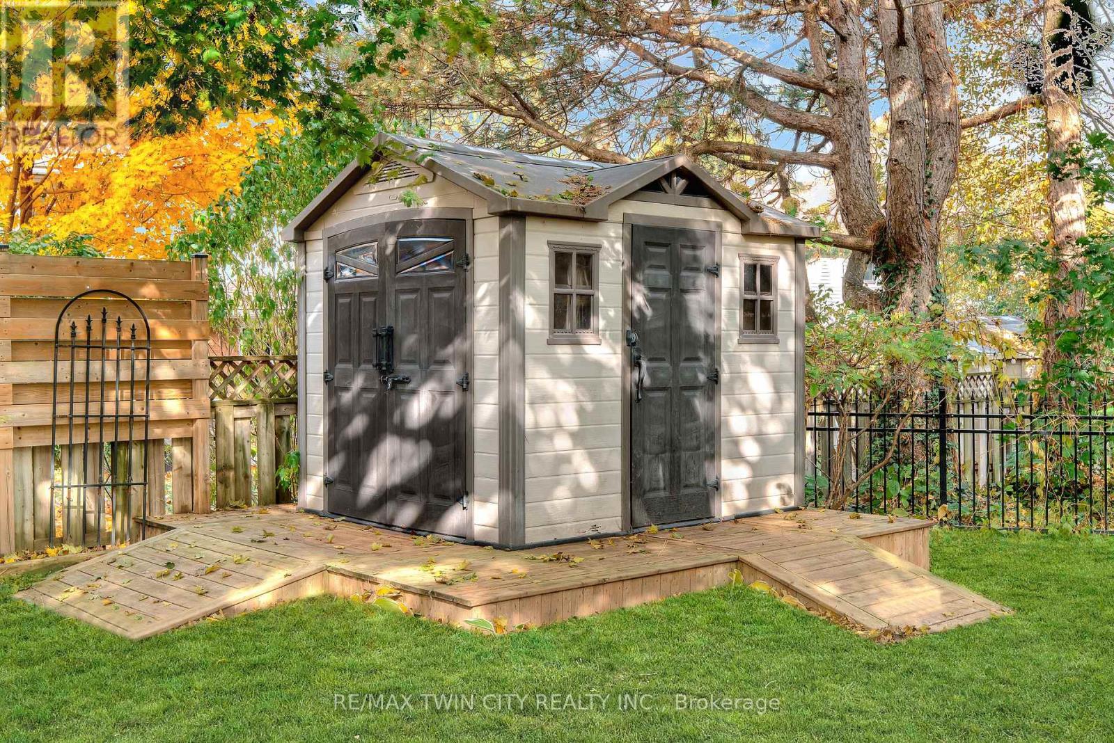 455 Winchester Drive, Waterloo, Ontario  N2T 1H6 - Photo 45 - X12532098