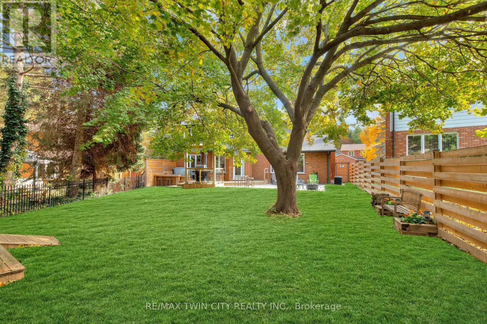 455 Winchester Drive, Waterloo, Ontario  N2T 1H6 - Photo 46 - X12532098