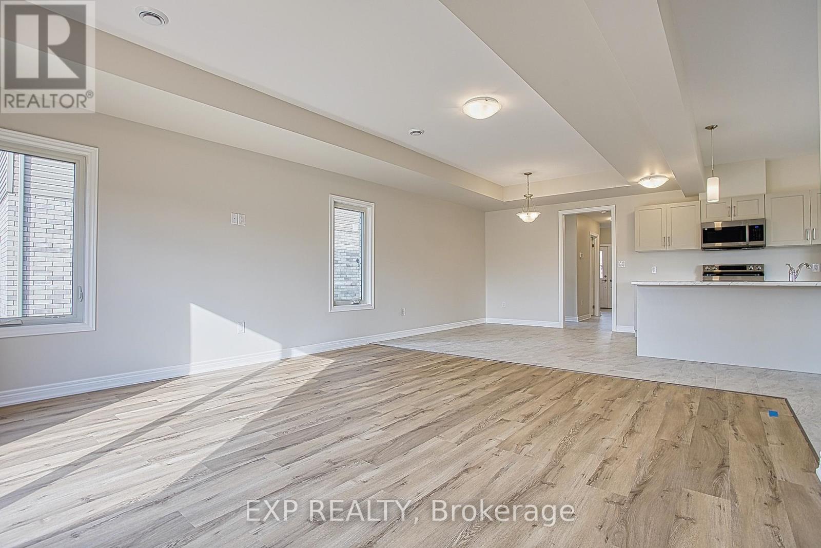 Upper - 26 Willson Drive, Thorold, Ontario  L2V 0G7 - Photo 13 - X12532202