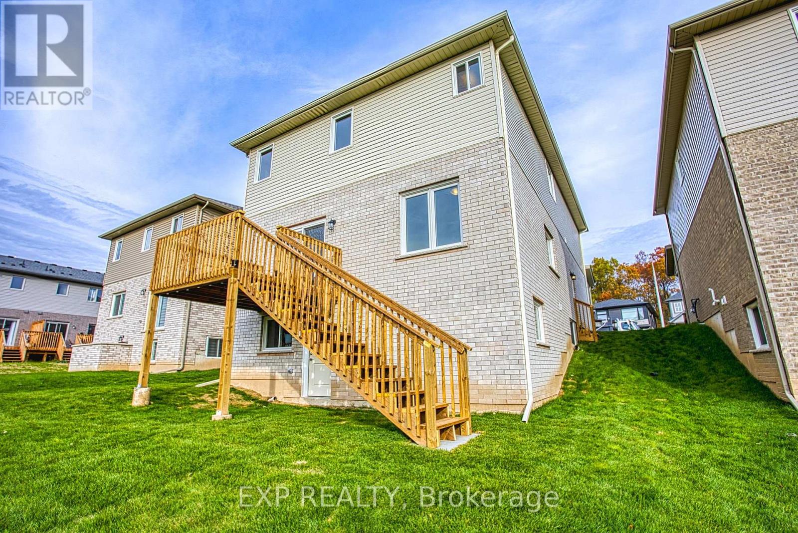 Upper - 26 Willson Drive, Thorold, Ontario  L2V 0G7 - Photo 34 - X12532202