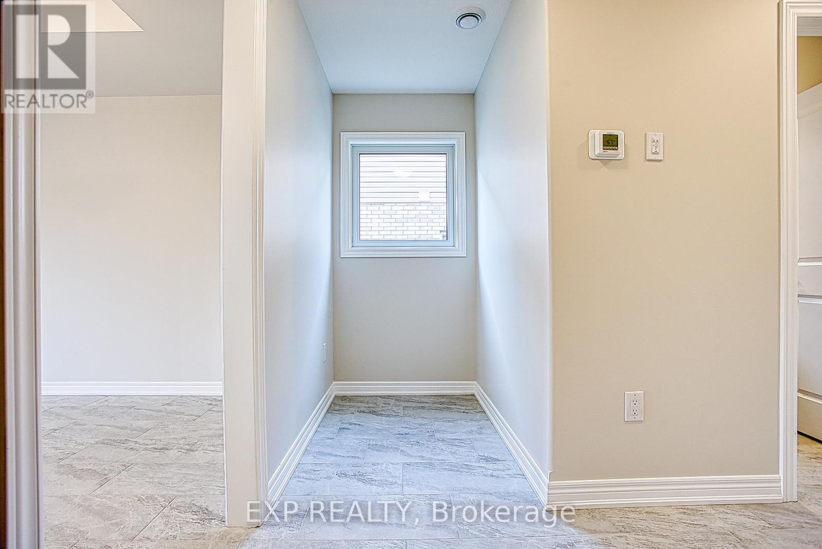 Upper - 26 Willson Drive, Thorold, Ontario  L2V 0G7 - Photo 6 - X12532202