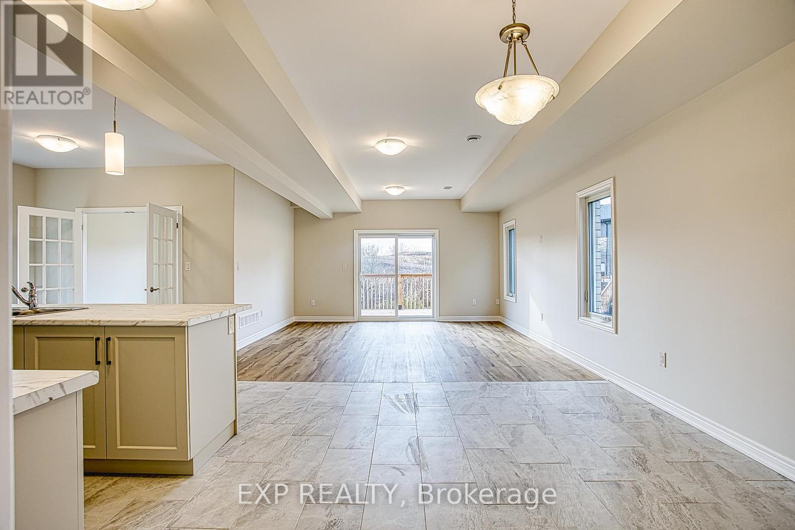 Upper - 26 Willson Drive, Thorold, Ontario  L2V 0G7 - Photo 7 - X12532202