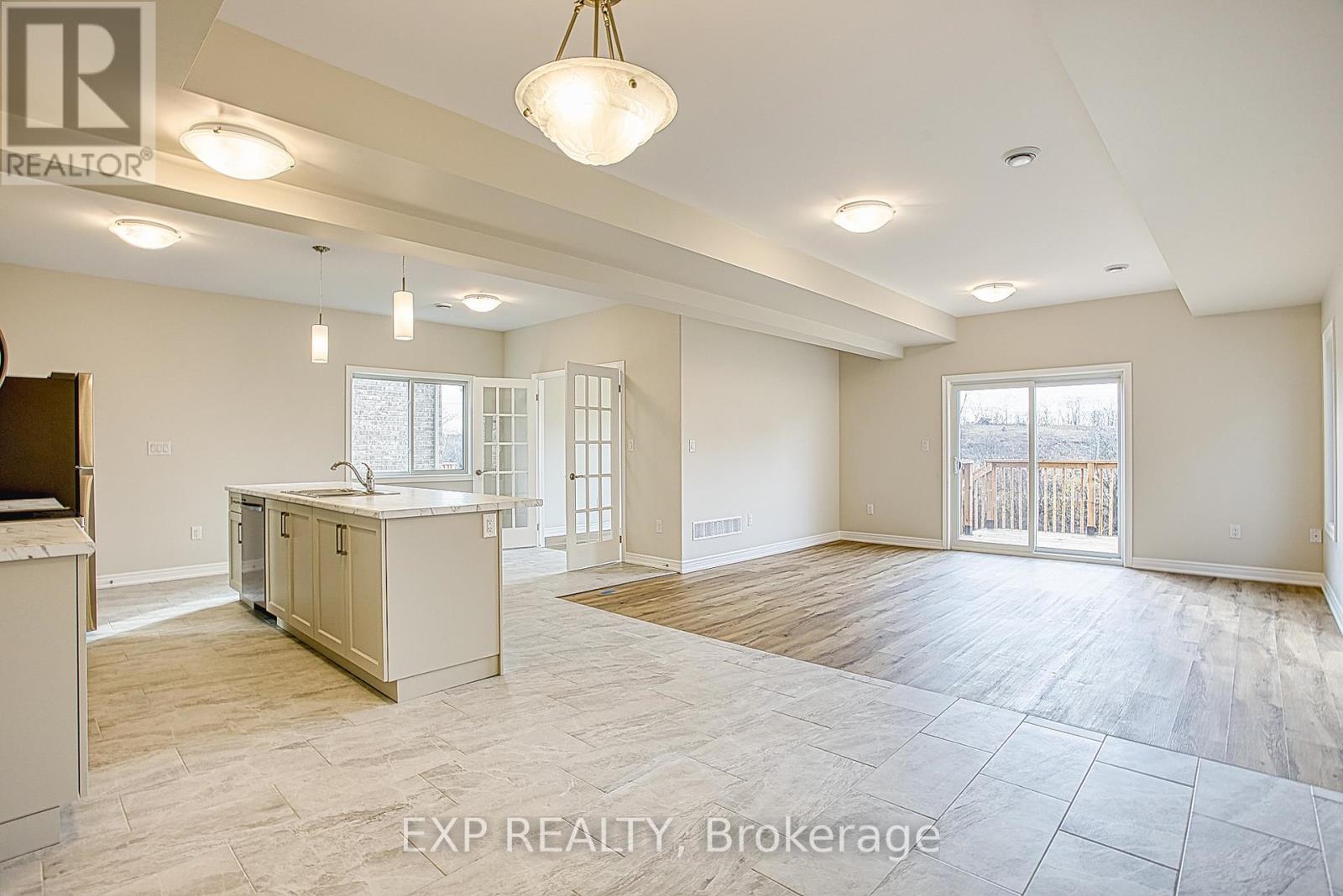 Upper - 26 Willson Drive, Thorold, Ontario  L2V 0G7 - Photo 8 - X12532202