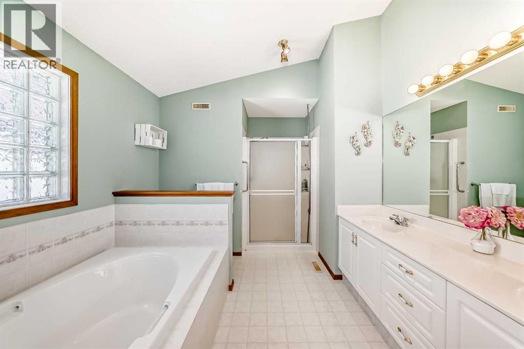 223 Cove Drive, Chestermere, Alberta  T1X 1E5 - Photo 27 - A2252451