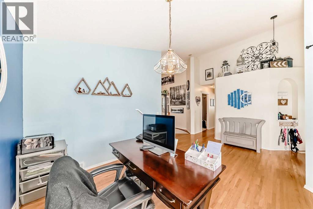 223 Cove Drive, Chestermere, Alberta  T1X 1E5 - Photo 8 - A2252451