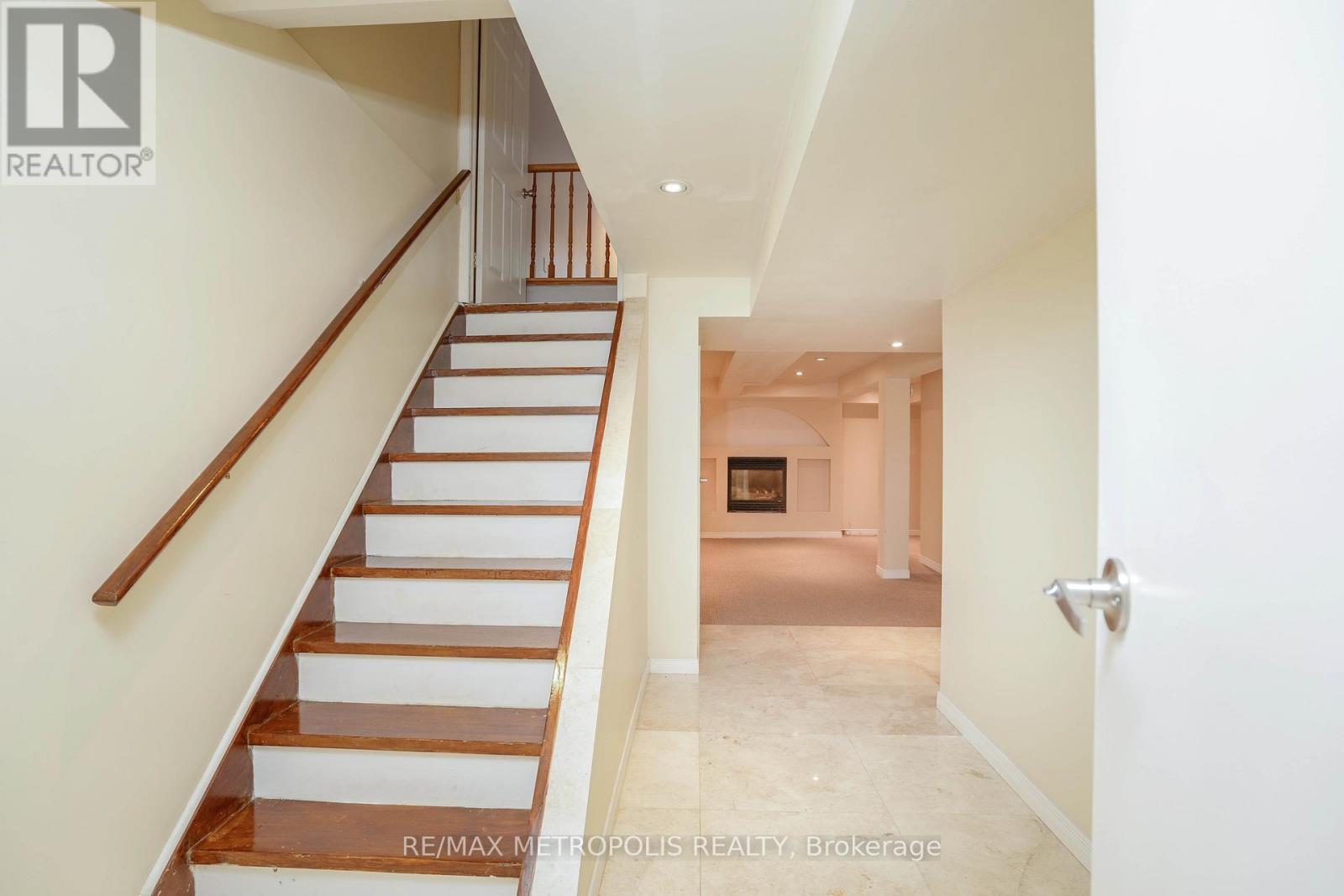 59 - 2 Royalwood Court, Hamilton (Stoney Creek), Ontario  L8E 4Z1 - Photo 13 - X12531148