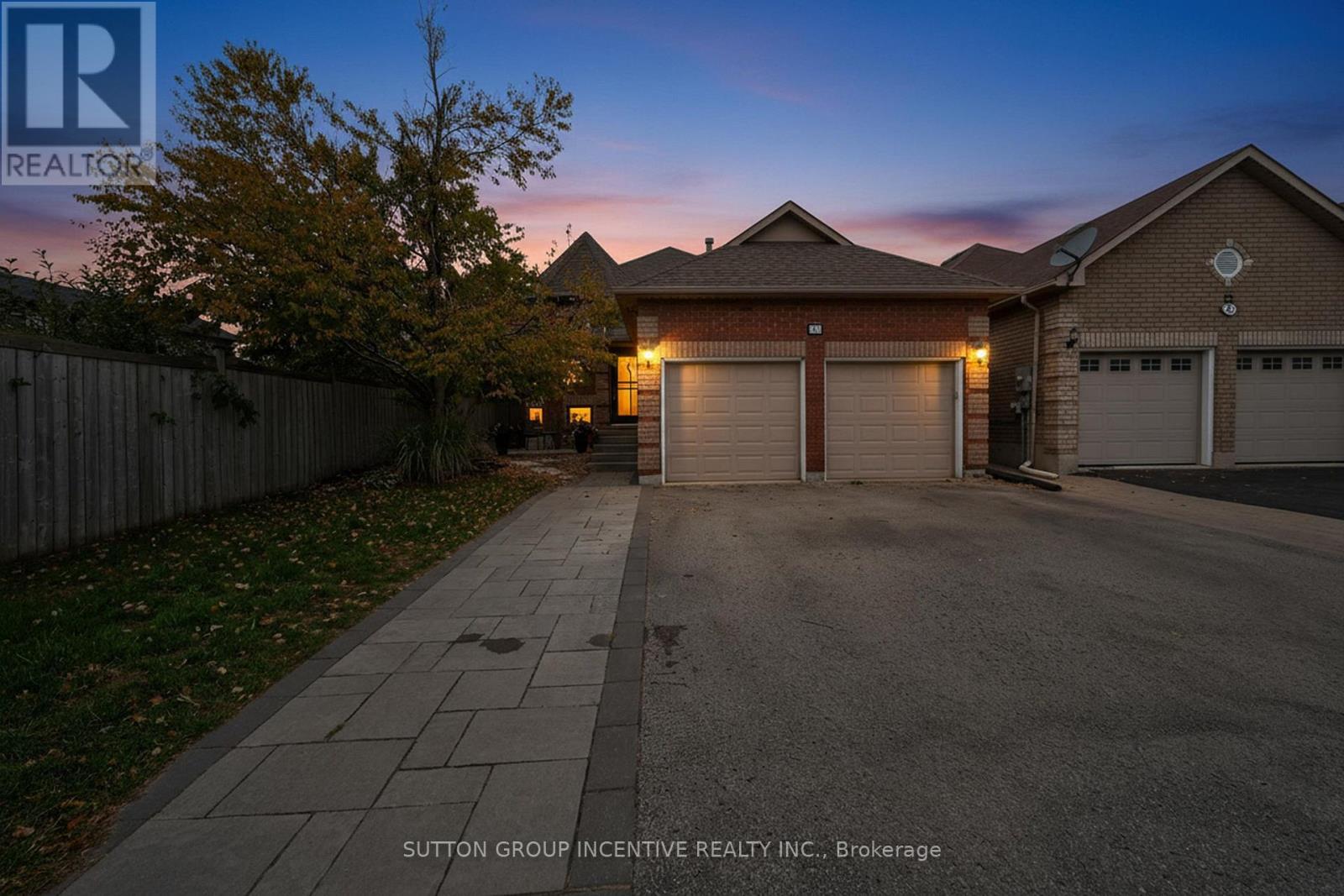 124 Hanmer Street E, Barrie (East Bayfield), Ontario  L4M 6V9 - Photo 2 - S12472042